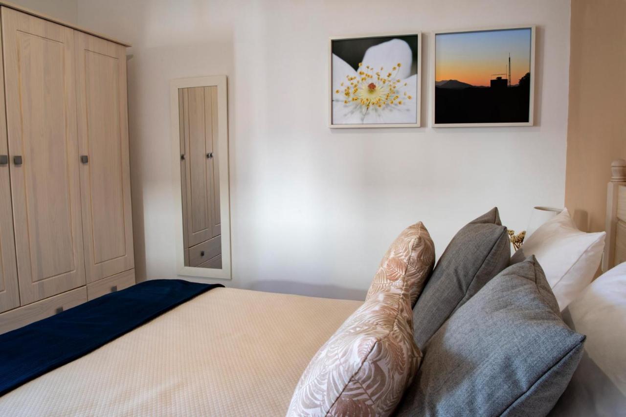 Apartamentos Rurales Helechosa, Las Tres Penas Exterior foto